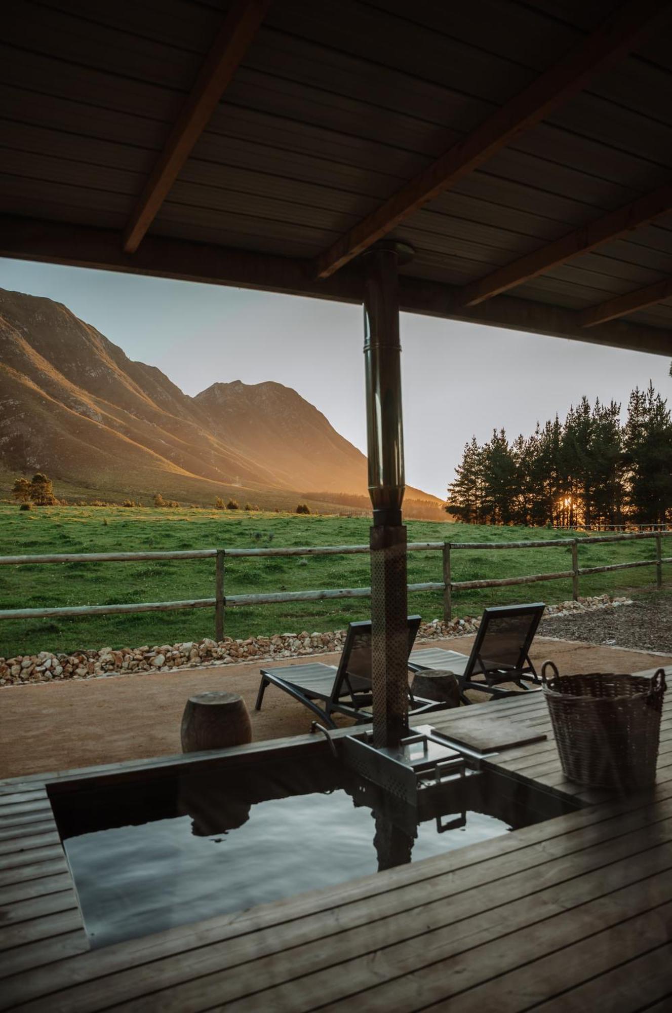 Hemel 'N Aarde Stud Hotel Hermanus Eksteriør billede